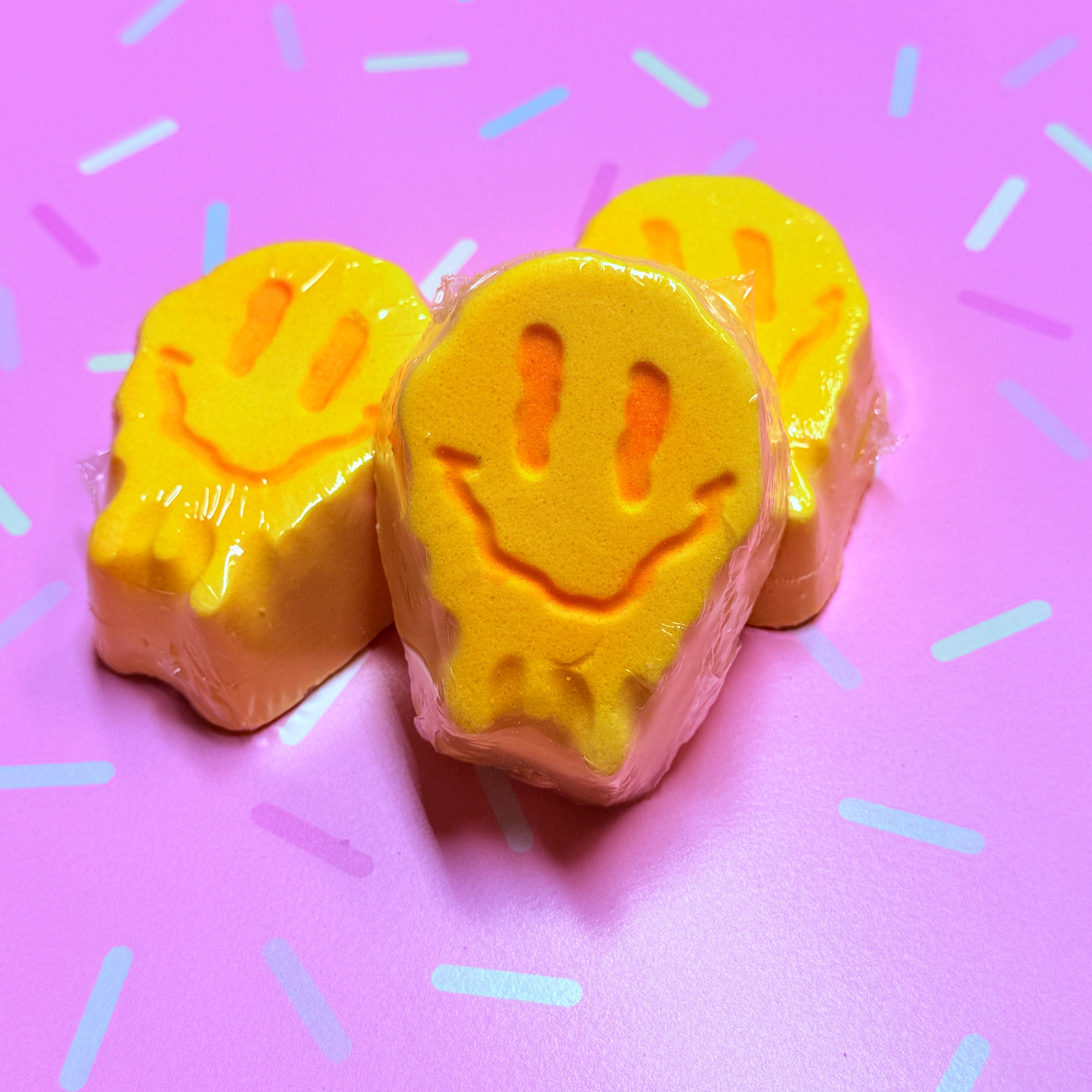 Smiley face- Champagne Toast Bath Bomb