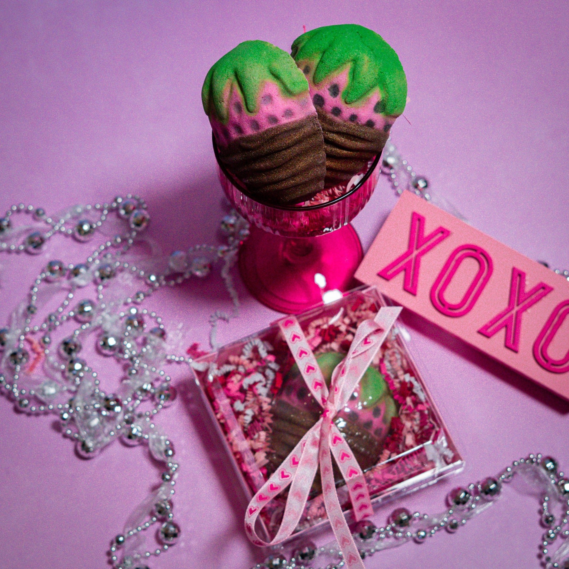 Chocolate Covered Strawberry Bath Bomb - Up & GlowBath Bomb